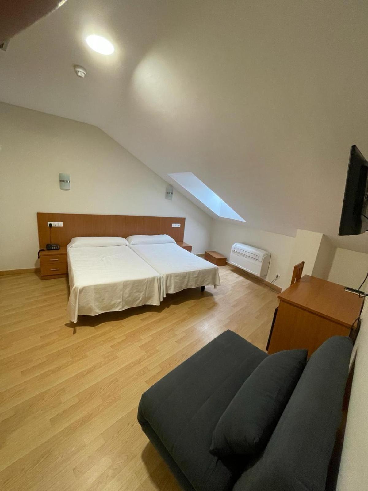 Hotel Alda Fogar Do Marineiro Ribadeo Bagian luar foto